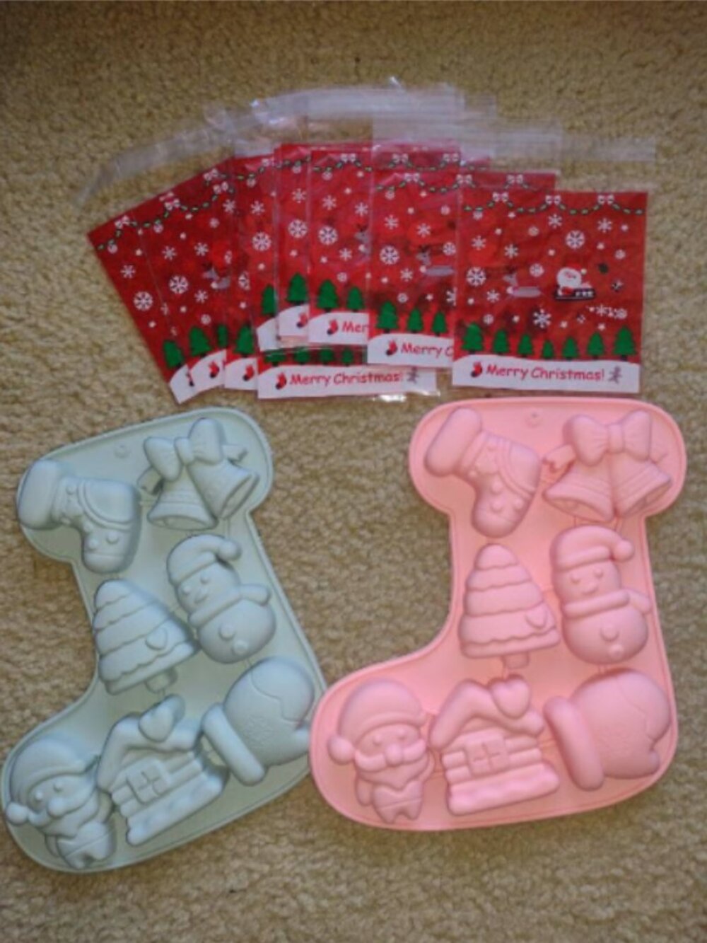 New 2 Christmas Silicone Candy Molds & 10 Holiday Gift Bags Reusable Mold Bakin